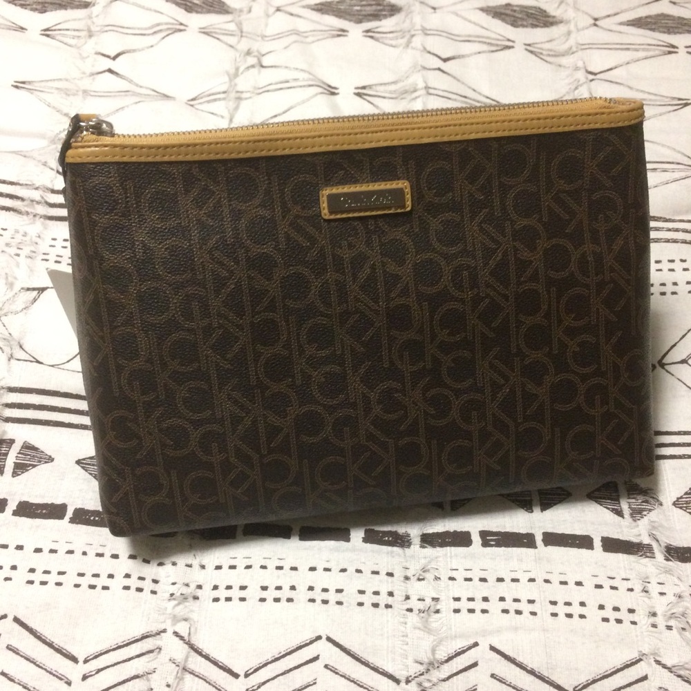 NWT Calvin Klein Oversized Cosmetic Bag